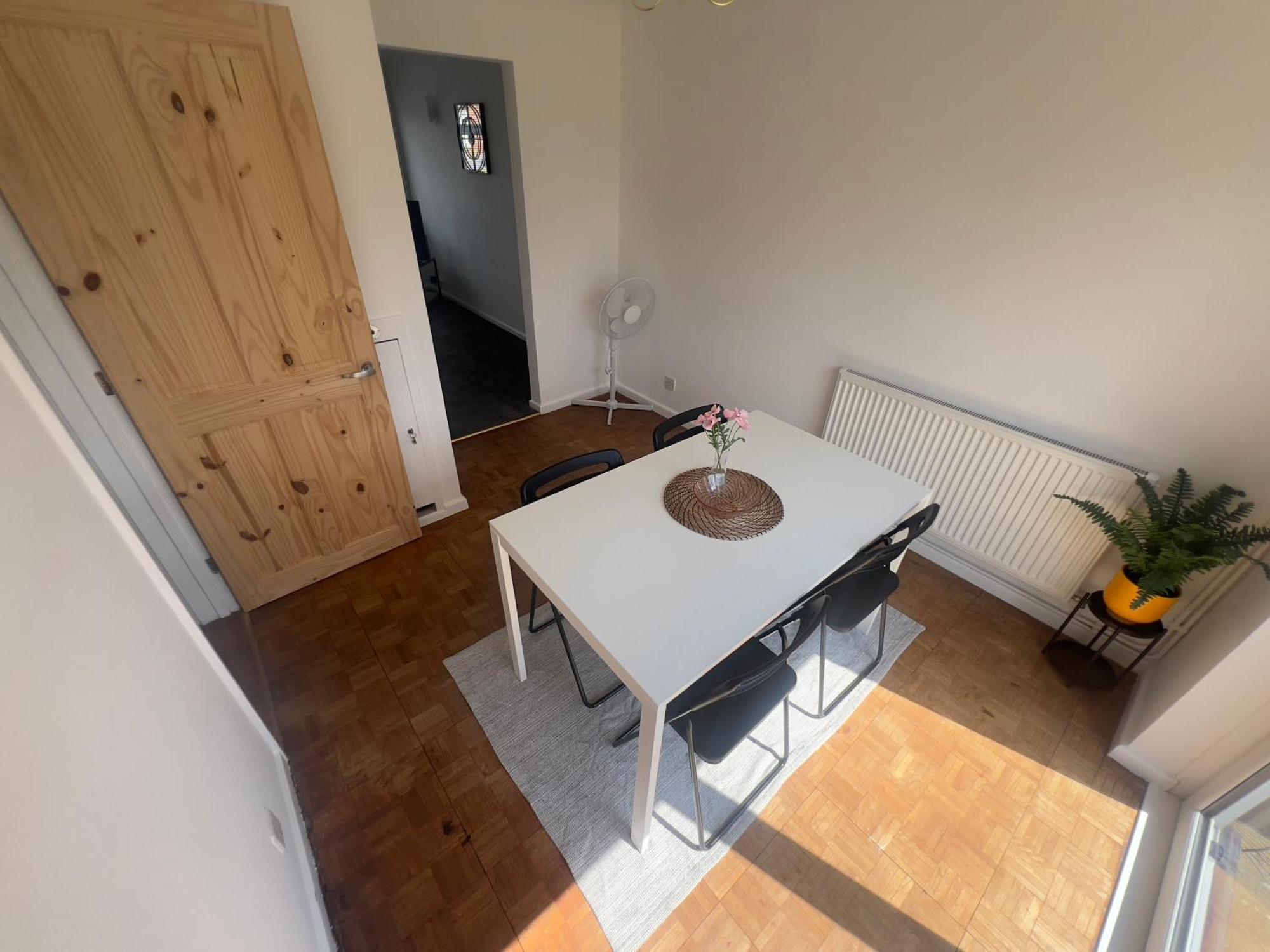 Villa Charming 3-Bed House In Leighton Buzzard Esterno foto